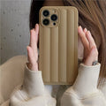 Funda para Móvil con Diseño de Rayas — Tono Milk Tea